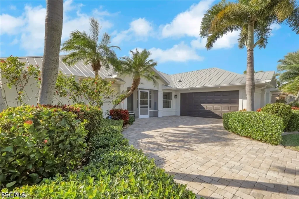 2562 SW 27th Place Cape Coral FL 33914