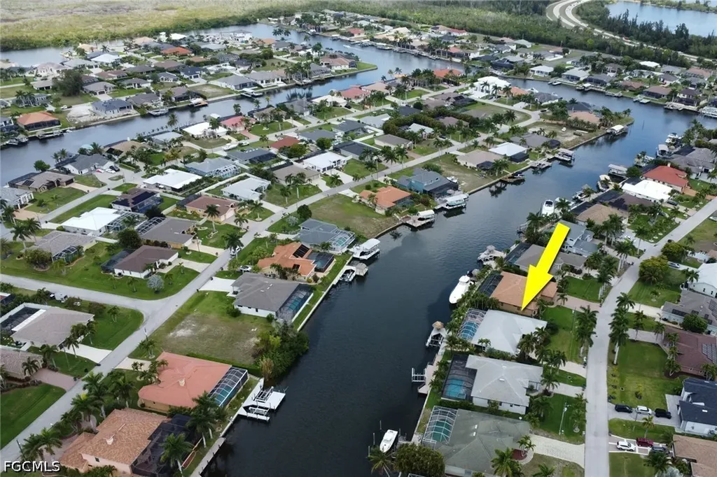 2562 SW 27th Place Cape Coral FL 33914