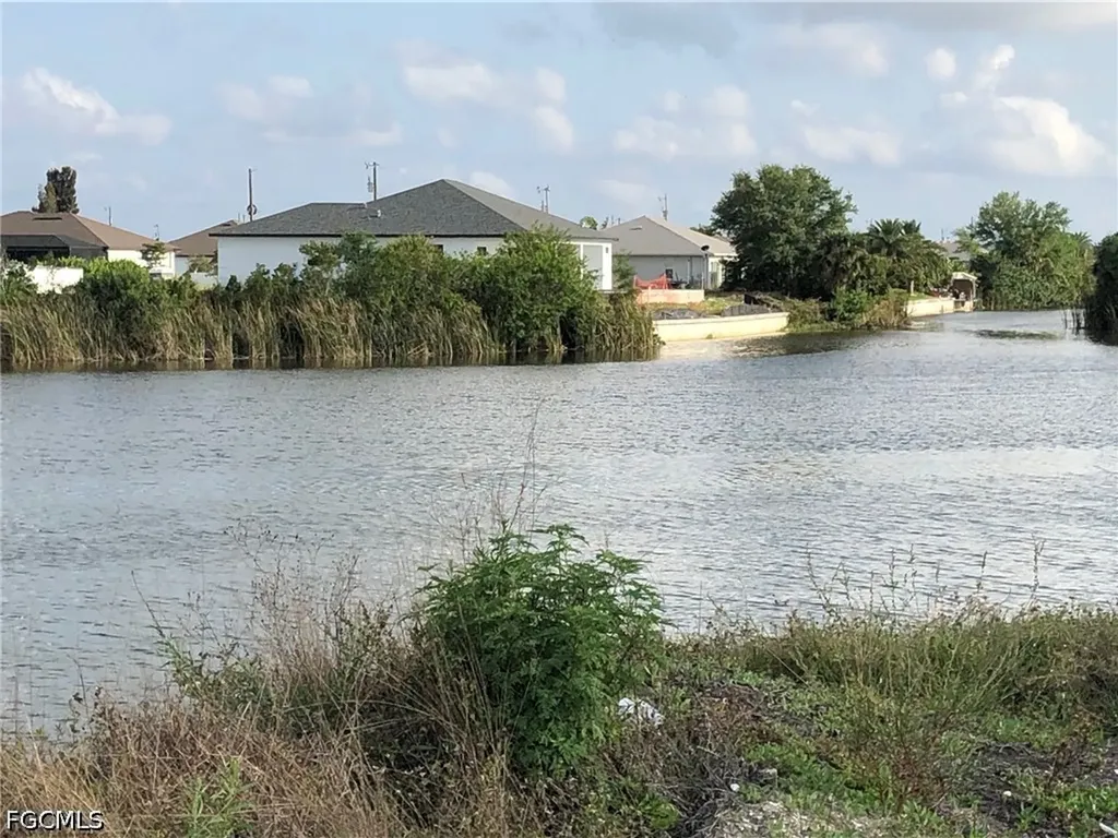 27 SW 14th Avenue Cape Coral FL 33991