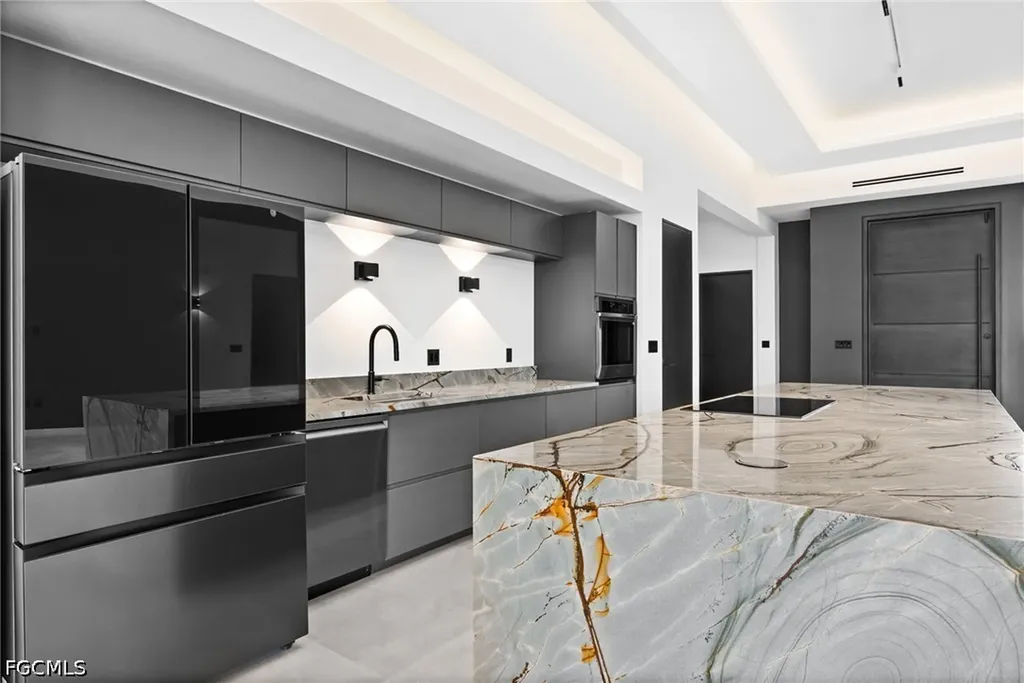 6 NW 32nd Place Cape Coral FL 33993
