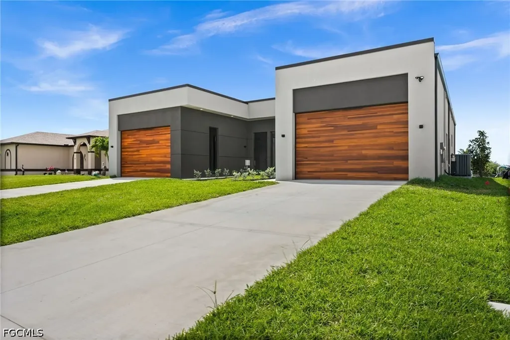 6 NW 32nd Place Cape Coral FL 33993