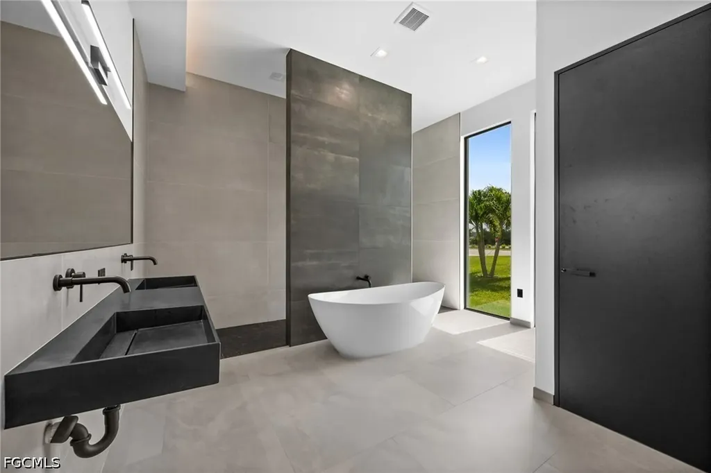 6 NW 32nd Place Cape Coral FL 33993