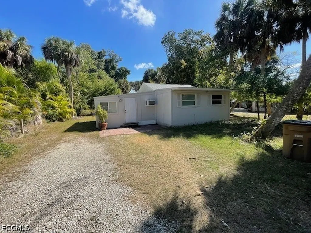 215 Delray Avenue Fort Myers FL 33905