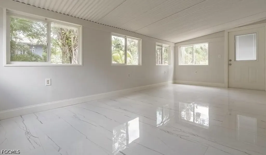 215 Delray Avenue Fort Myers FL 33905