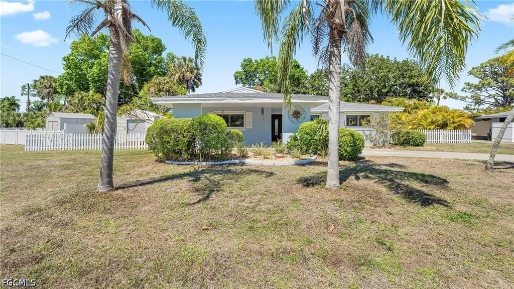 4570 Tennyson Drive North Fort Myers FL 33903