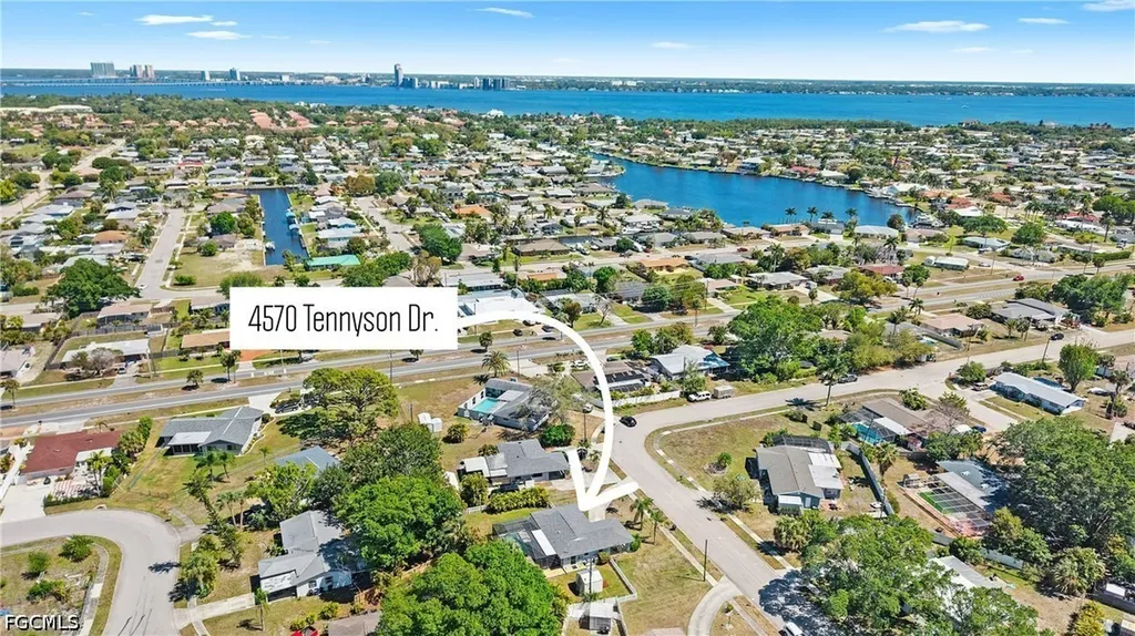 4570 Tennyson Drive North Fort Myers FL 33903