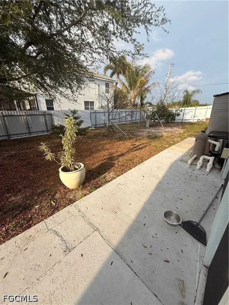 302 NW 24th Avenue Cape Coral FL 33993