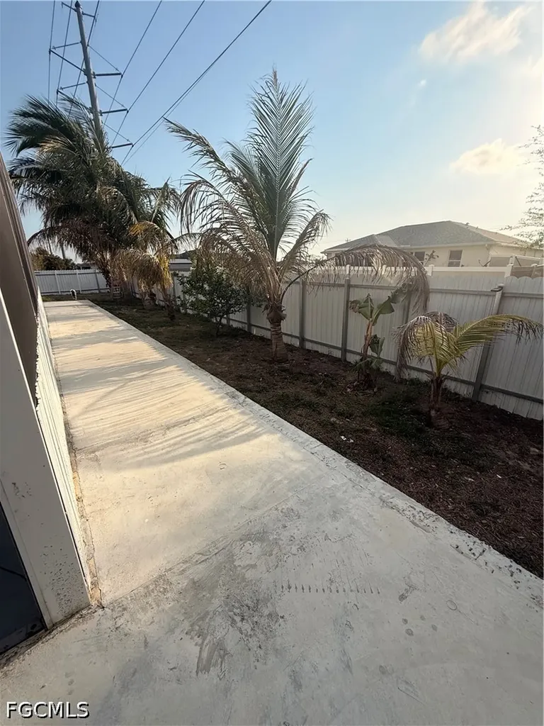 302 NW 24th Avenue Cape Coral FL 33993