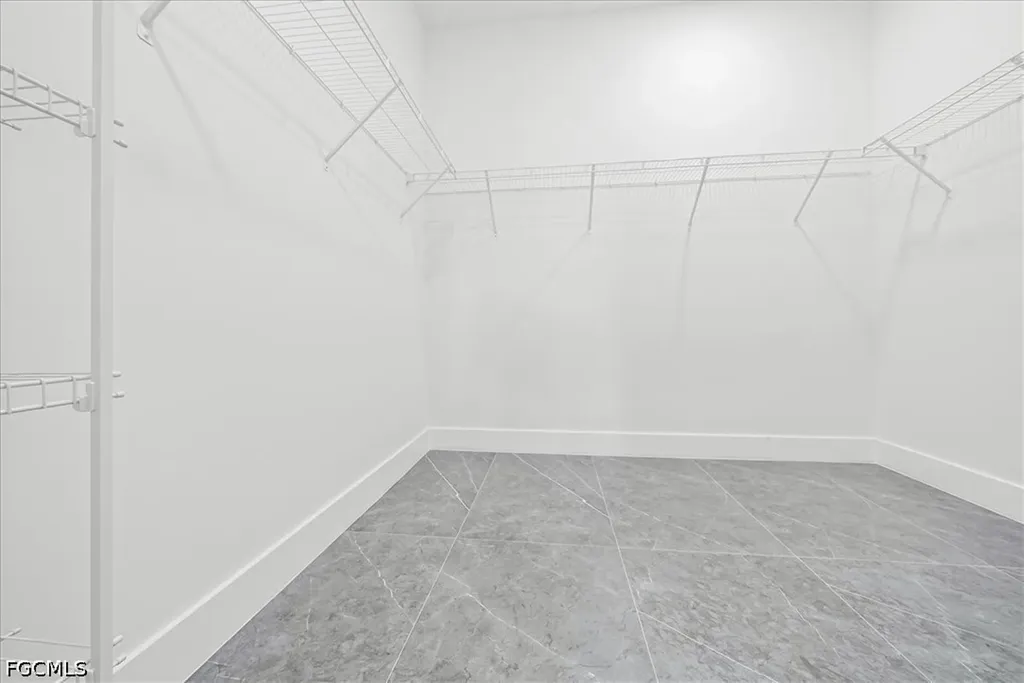 100 SW 17th Place Cape Coral FL 33991