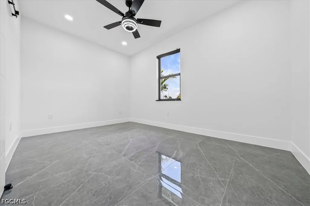 100 SW 17th Place Cape Coral FL 33991
