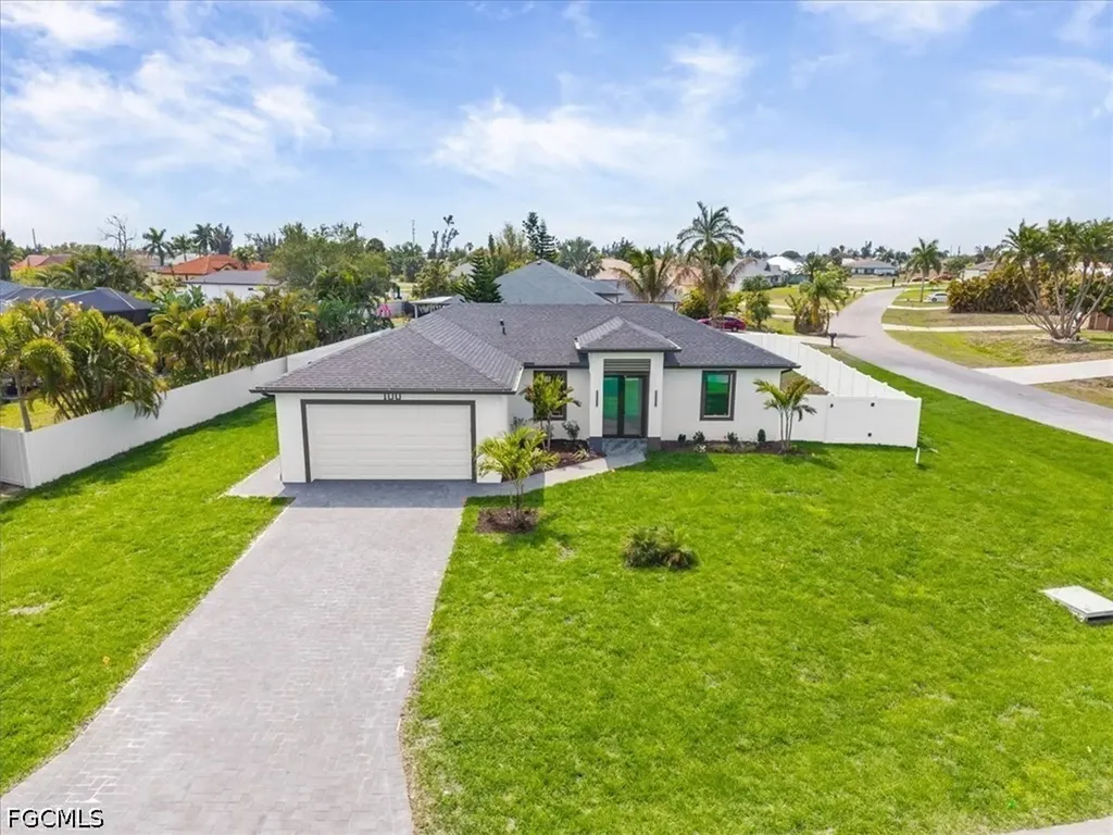 100 SW 17th Place Cape Coral FL 33991