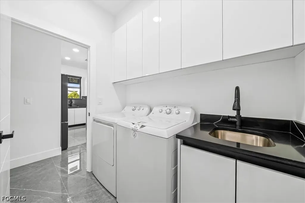 100 SW 17th Place Cape Coral FL 33991