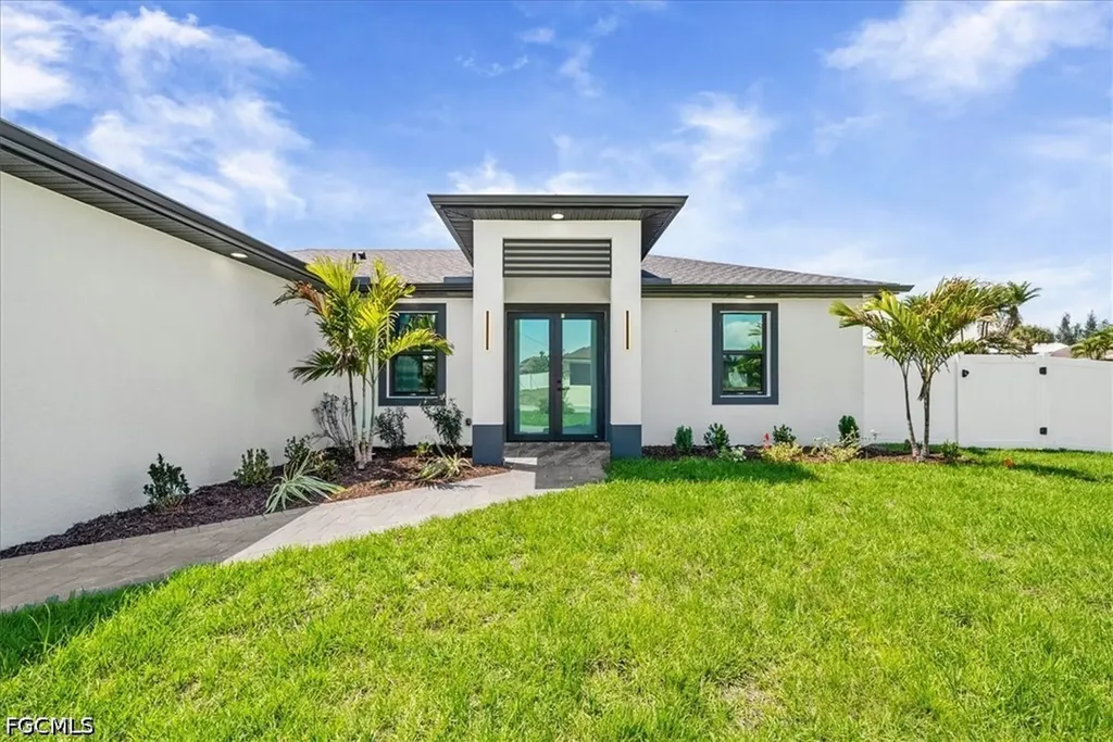 100 SW 17th Place Cape Coral FL 33991