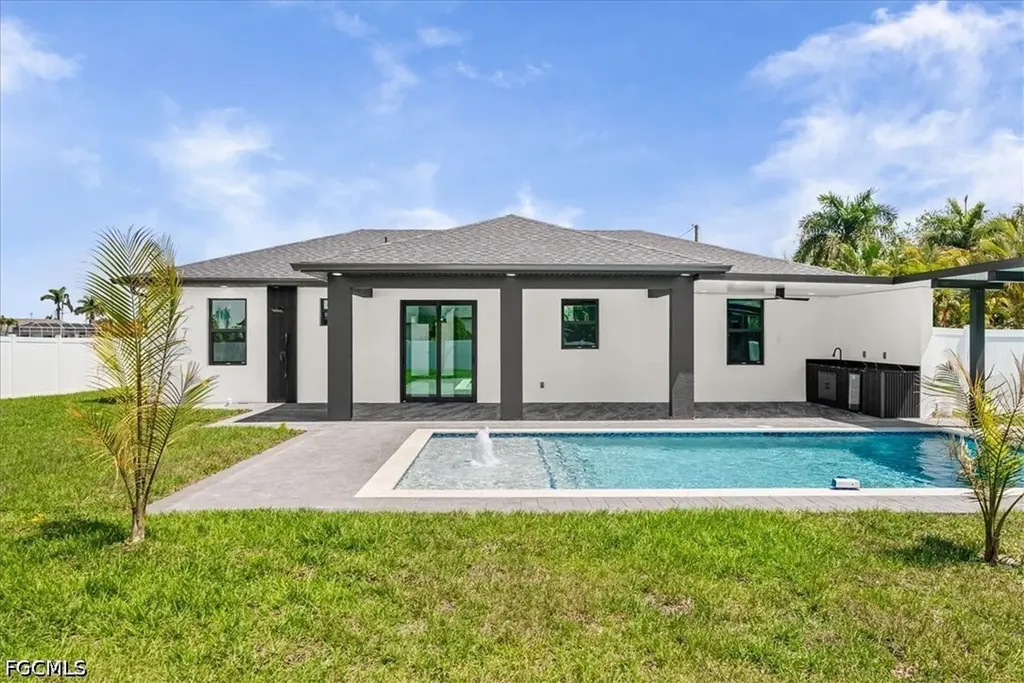 100 SW 17th Place Cape Coral FL 33991