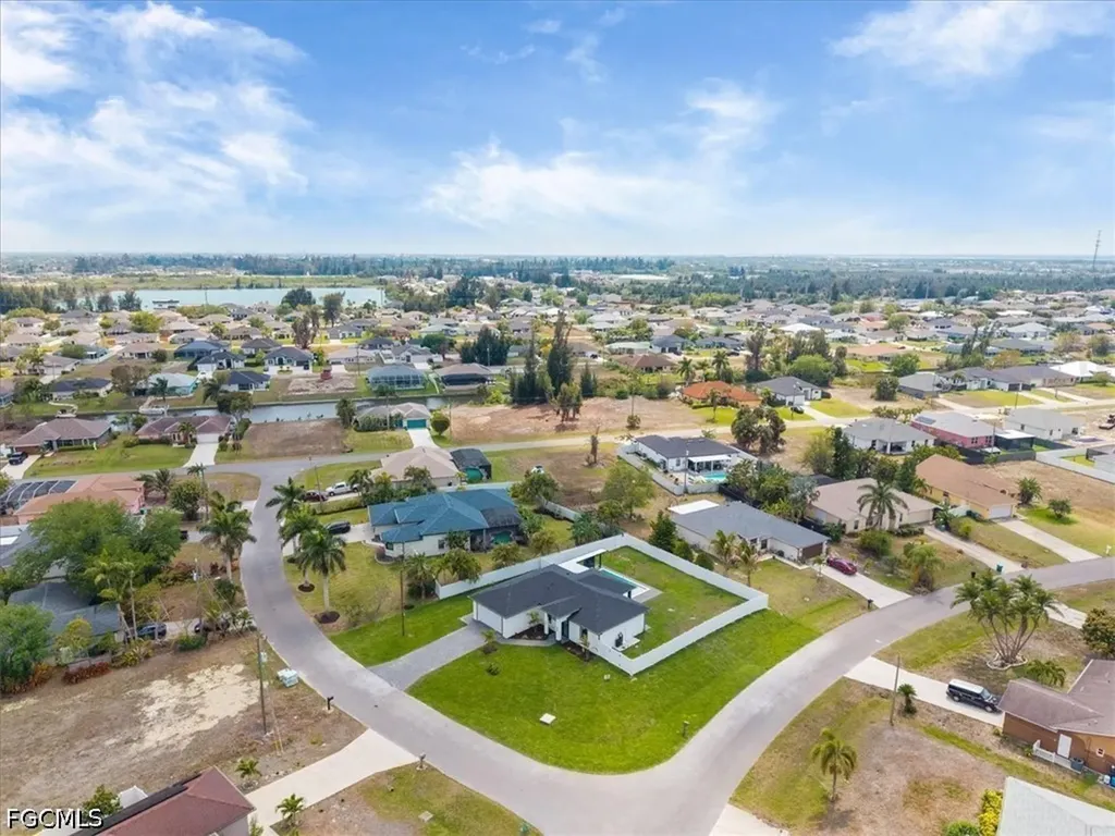100 SW 17th Place Cape Coral FL 33991