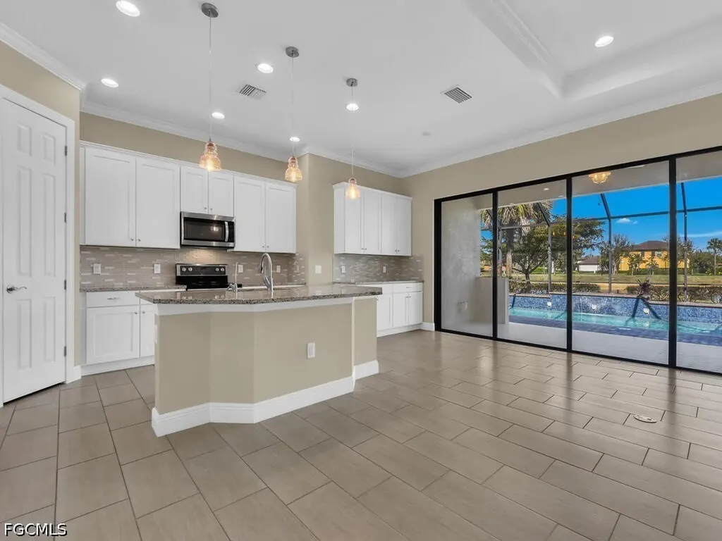 10093 Avalon Lake Circle Fort Myers FL 33913