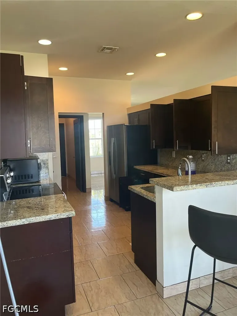 17 NE 11th Lane Cape Coral FL 33909