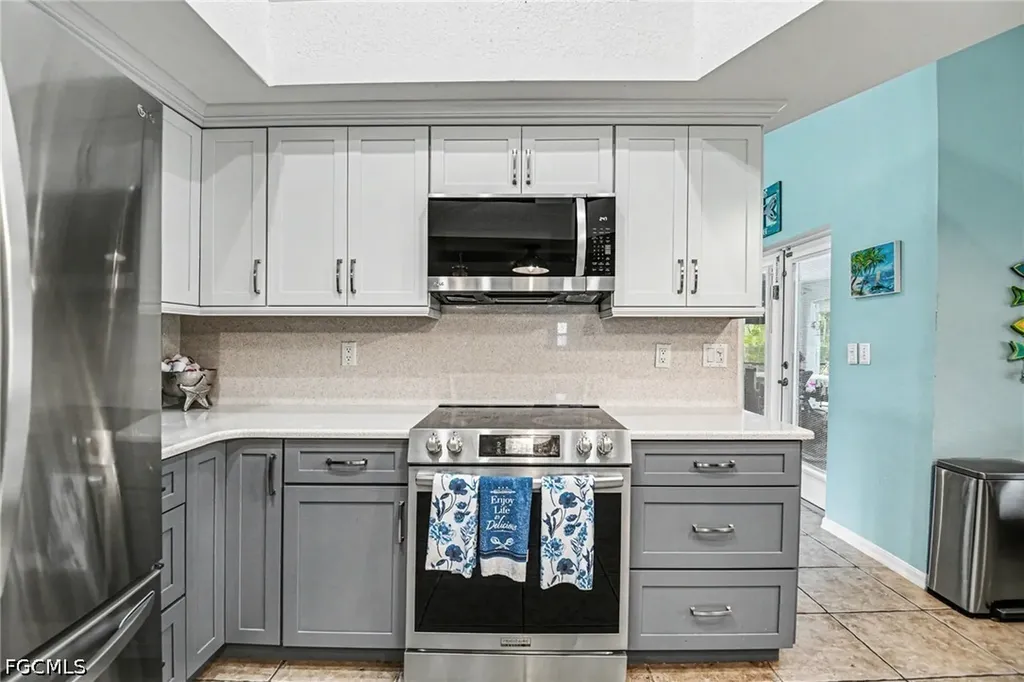 107 NW 13th Terrace Cape Coral FL 33993