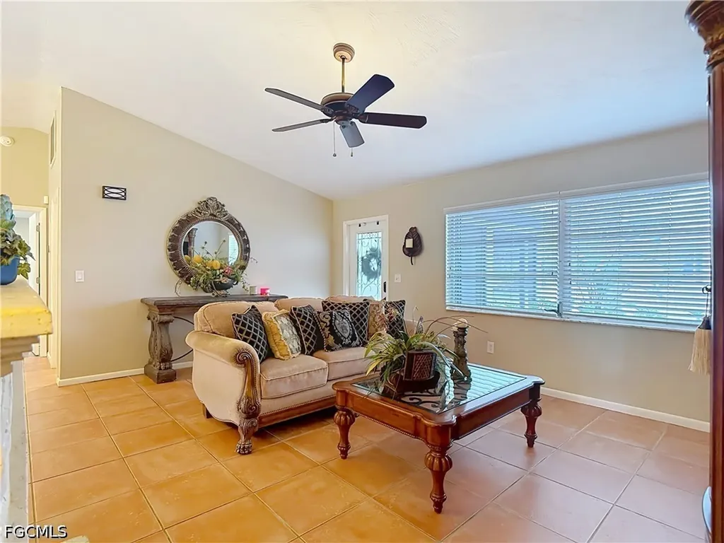 1405 SW 5th Place Cape Coral FL 33991