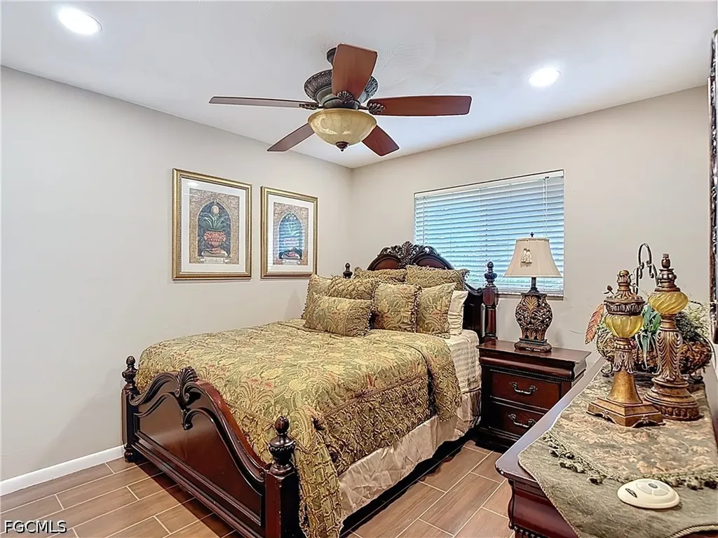 1405 SW 5th Place Cape Coral FL 33991