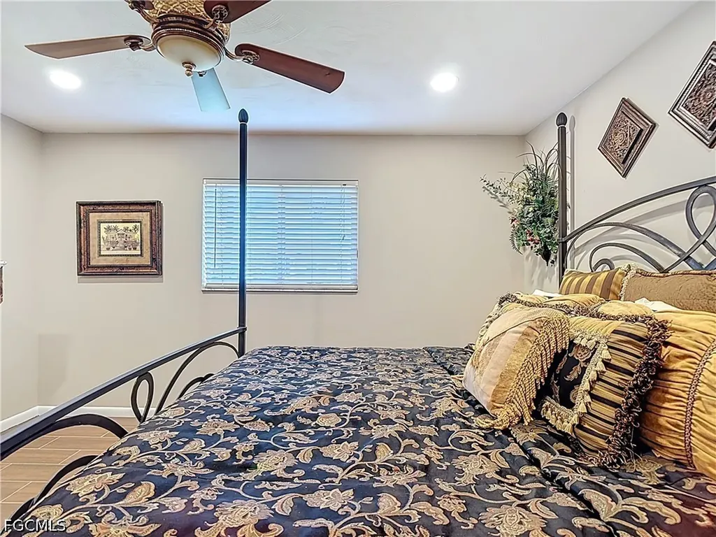 1405 SW 5th Place Cape Coral FL 33991