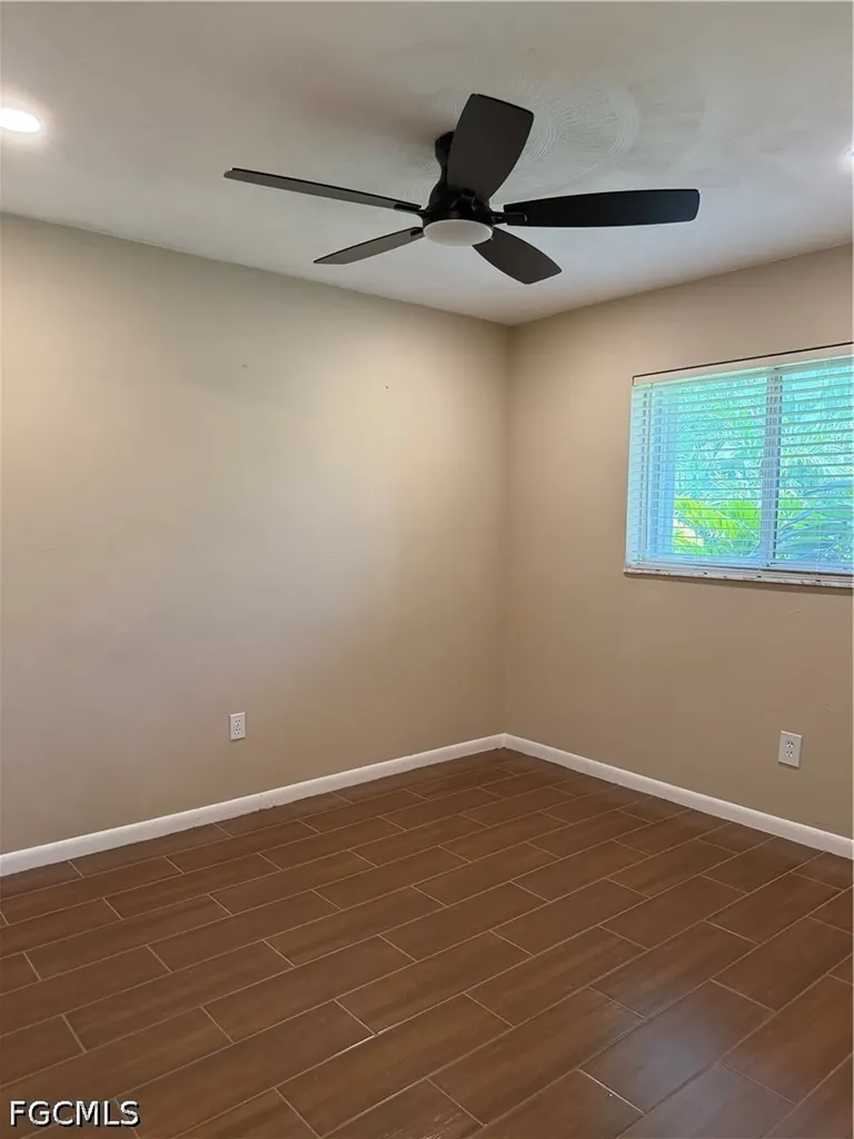 1405 SW 5th Place Cape Coral FL 33991