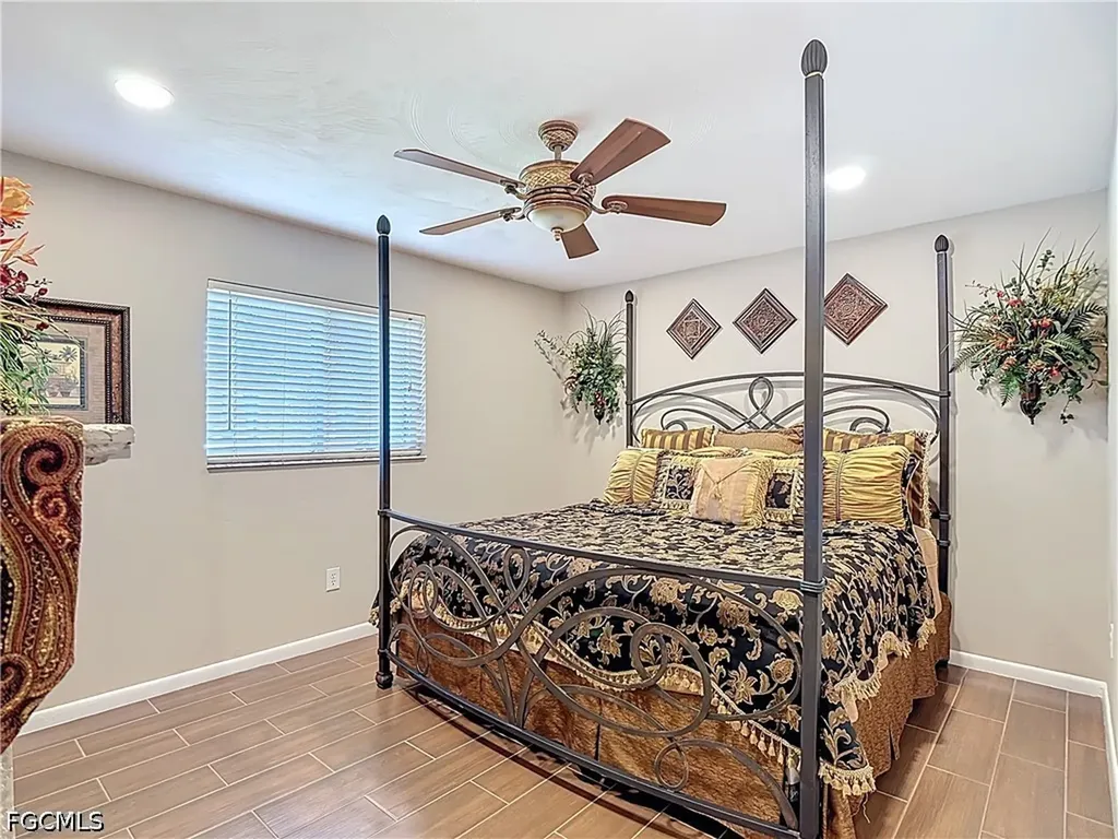1405 SW 5th Place Cape Coral FL 33991