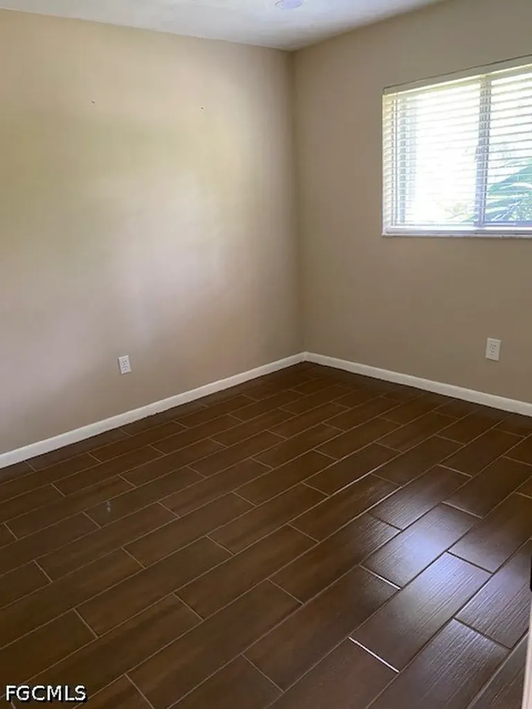 1405 SW 5th Place Cape Coral FL 33991
