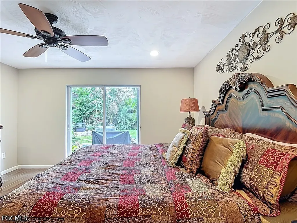 1405 SW 5th Place Cape Coral FL 33991