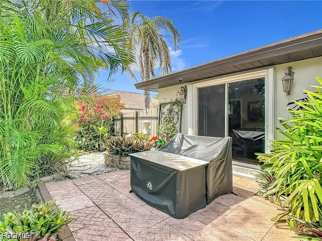 1405 SW 5th Place Cape Coral FL 33991
