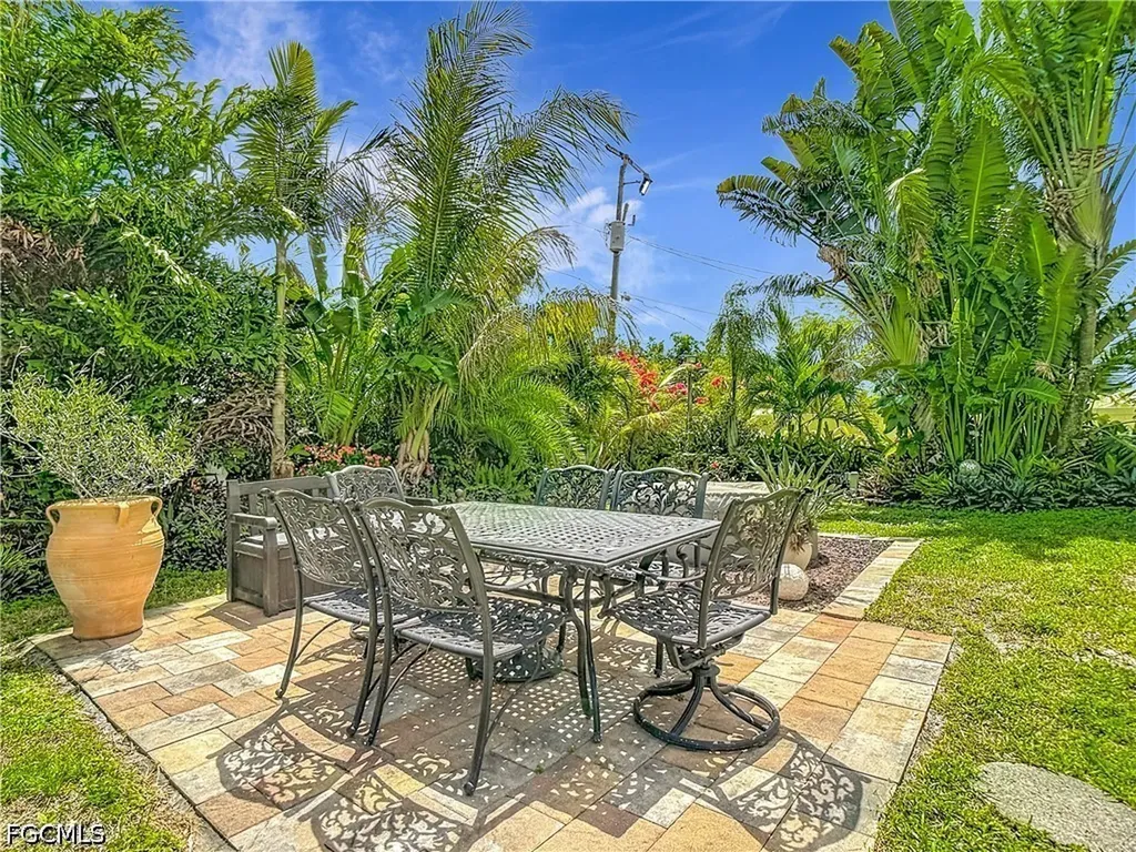 1405 SW 5th Place Cape Coral FL 33991