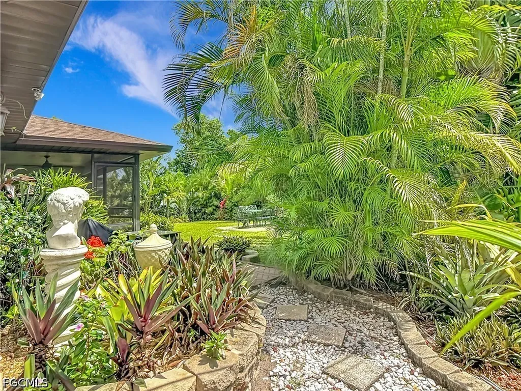 1405 SW 5th Place Cape Coral FL 33991