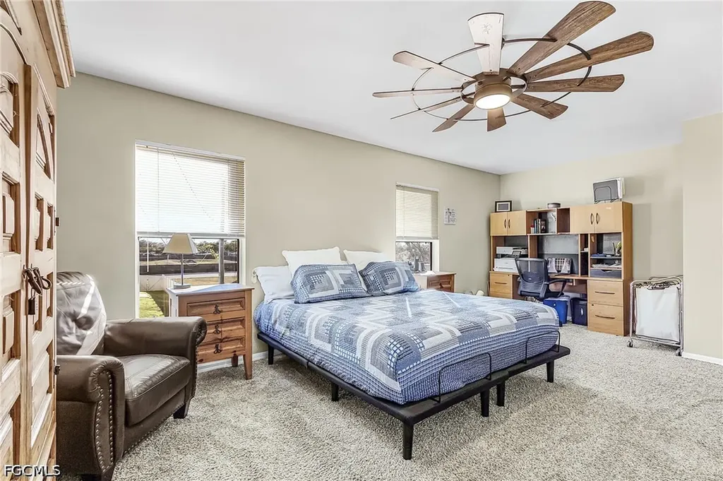 1422 NE 9th Terrace Cape Coral FL 33909