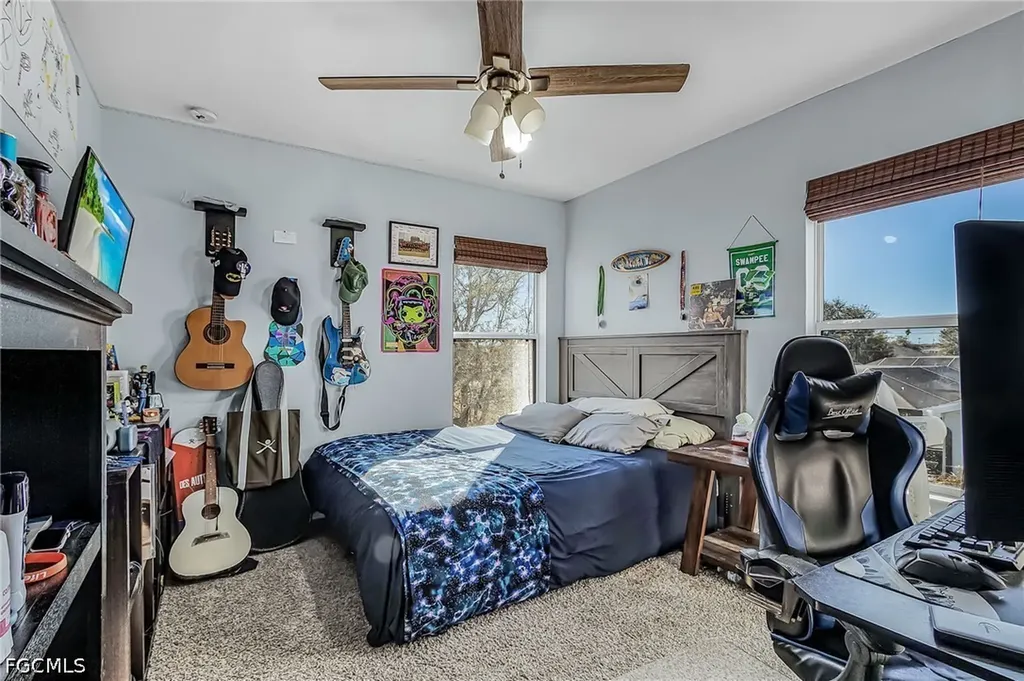 1422 NE 9th Terrace Cape Coral FL 33909