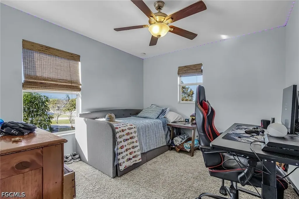 1422 NE 9th Terrace Cape Coral FL 33909