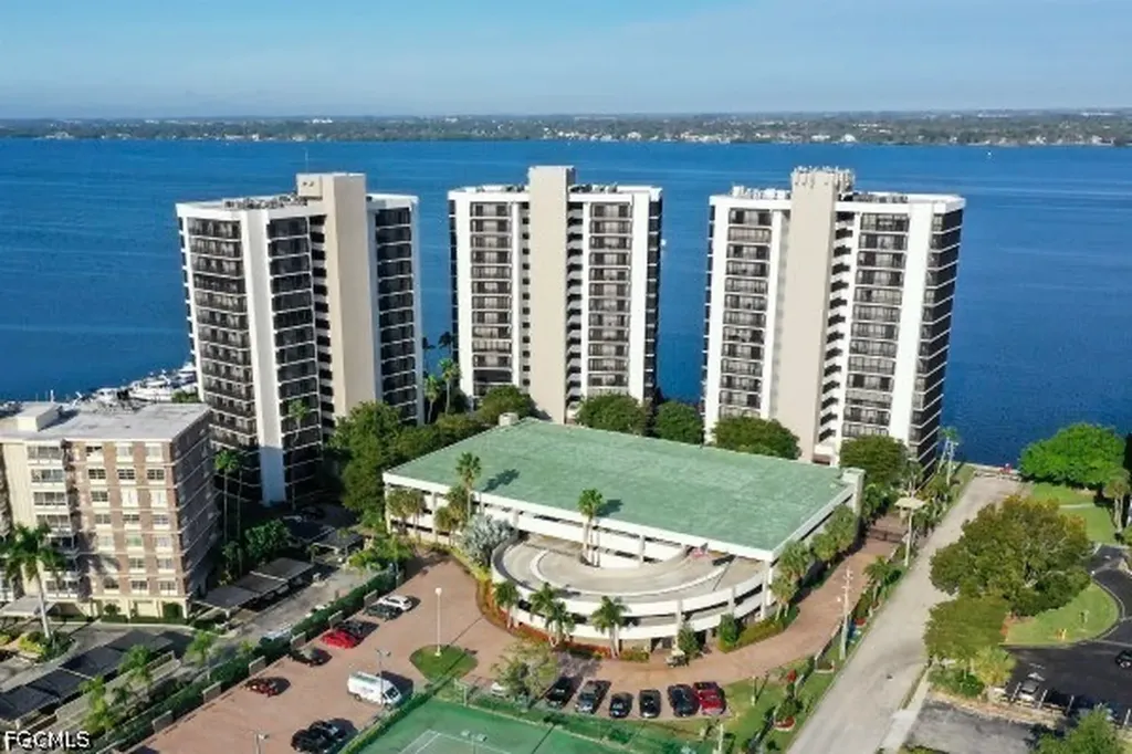 1920 Virginia Avenue SW Fort Myers FL 33901