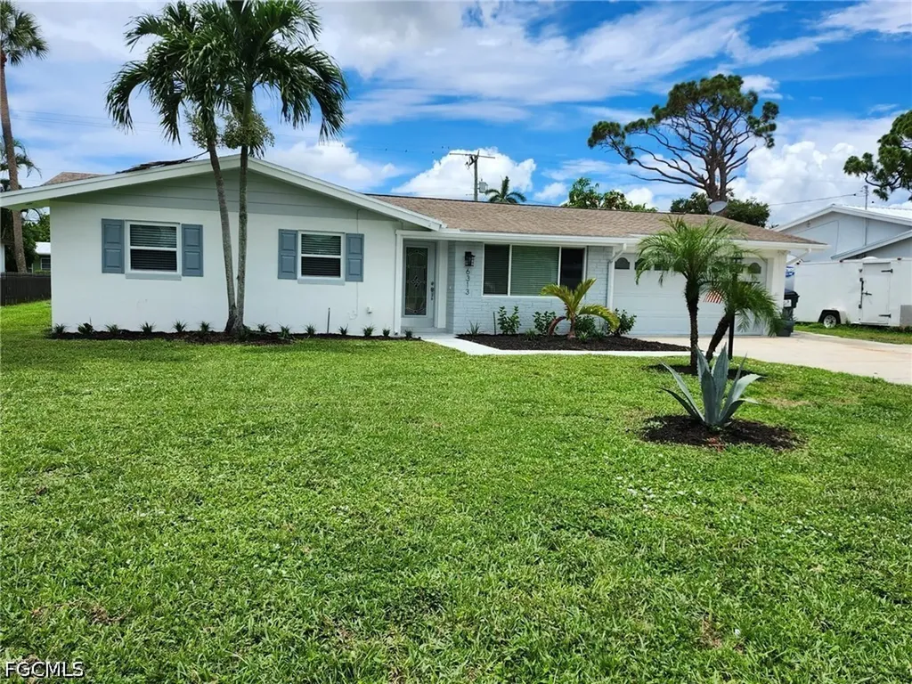 6313 Saint Andrews Circle S Fort Myers FL 33919