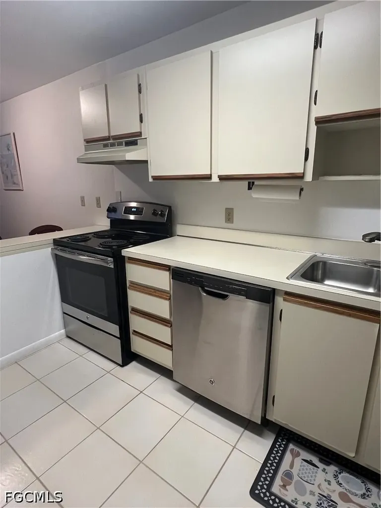 4513 SW 8th Court Cape Coral FL 33914