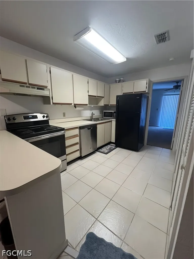 4513 SW 8th Court Cape Coral FL 33914