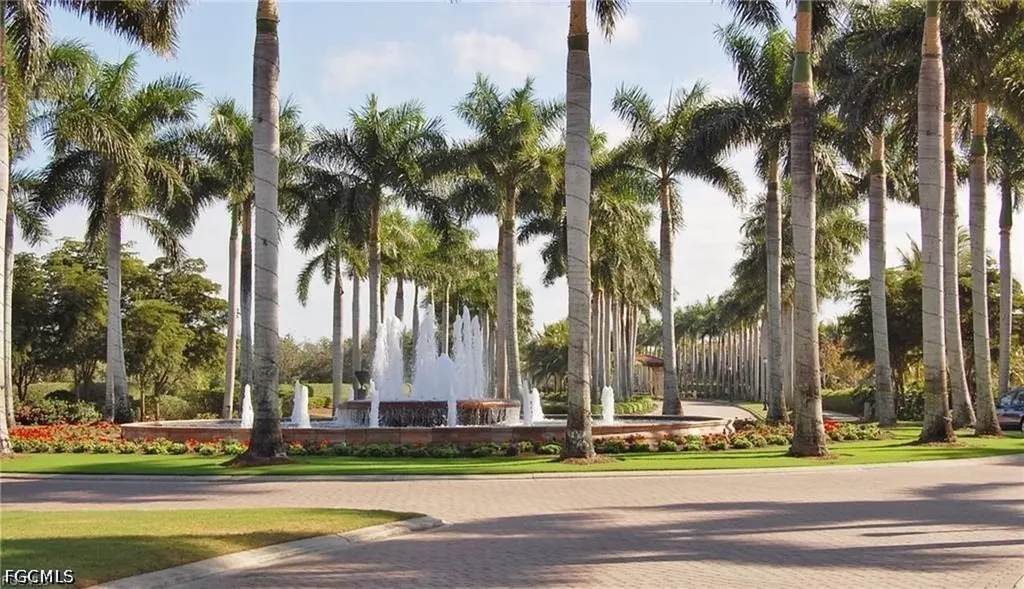 2738 Tiburon Boulevard E Naples FL 34109