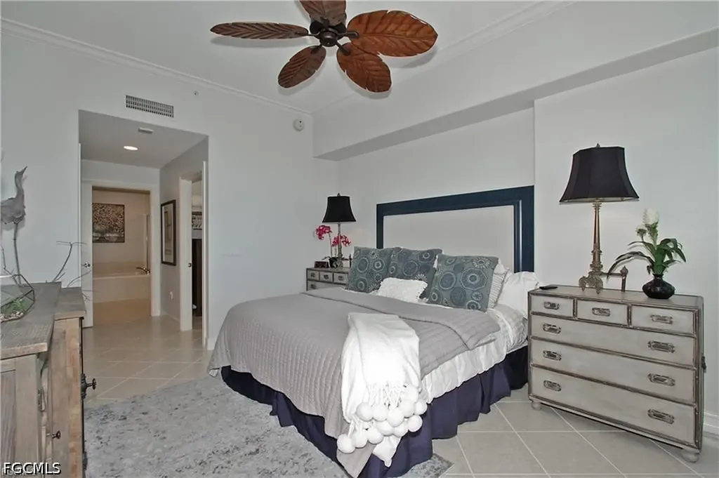 2738 Tiburon Boulevard E Naples FL 34109
