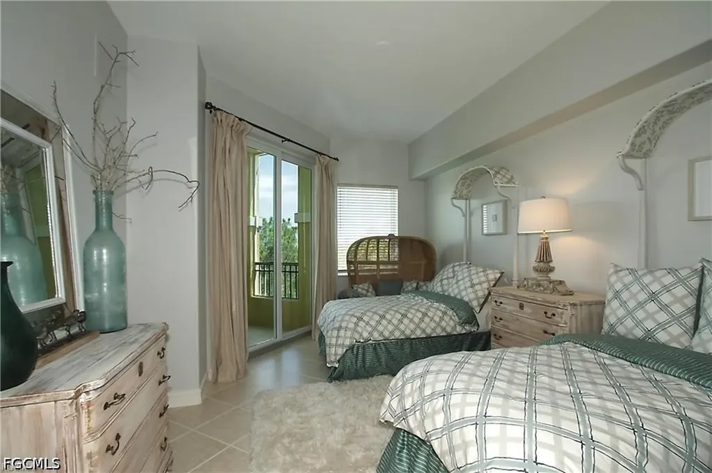 2738 Tiburon Boulevard E Naples FL 34109