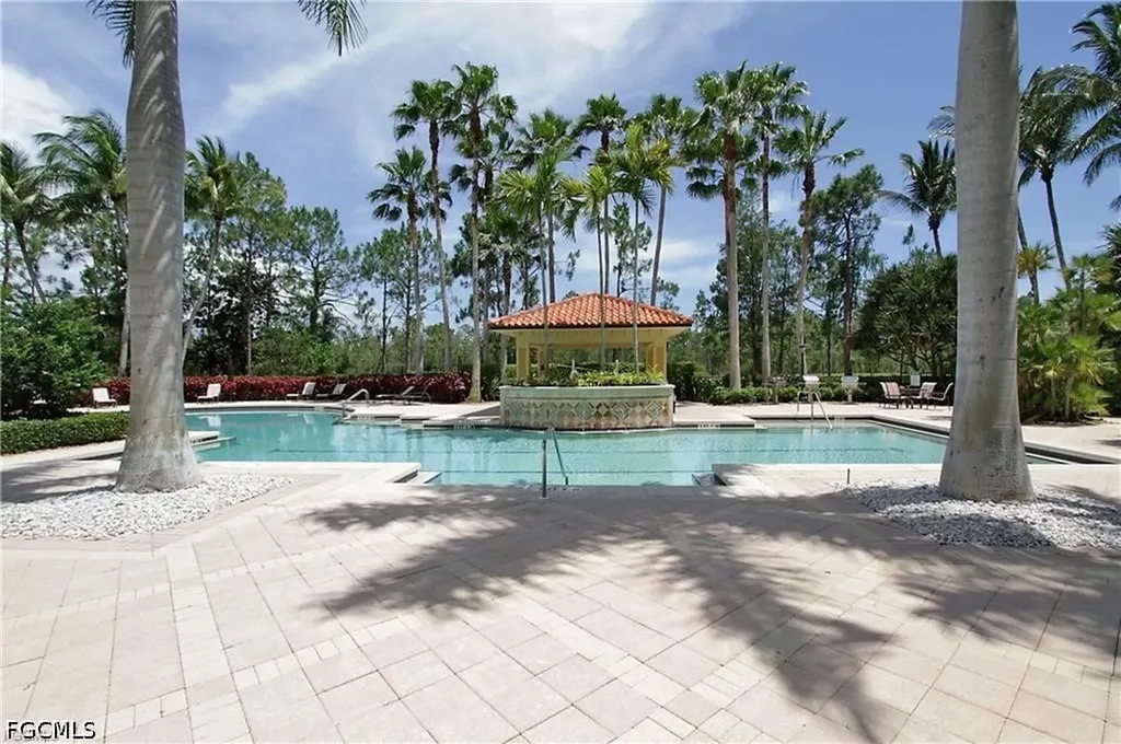 2738 Tiburon Boulevard E Naples FL 34109