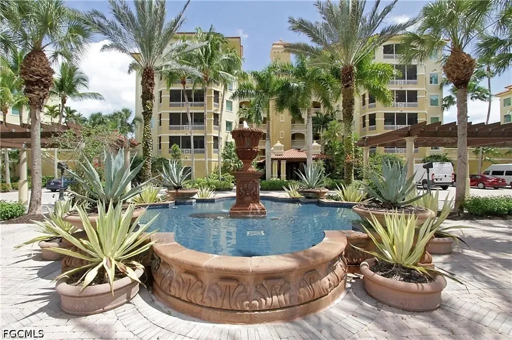 2738 Tiburon Boulevard E Naples FL 34109