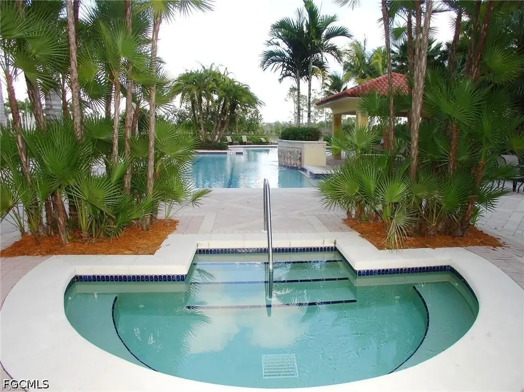 2738 Tiburon Boulevard E Naples FL 34109