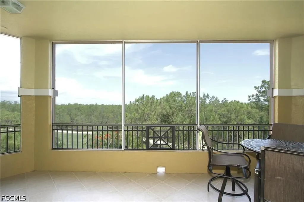 2738 Tiburon Boulevard E Naples FL 34109