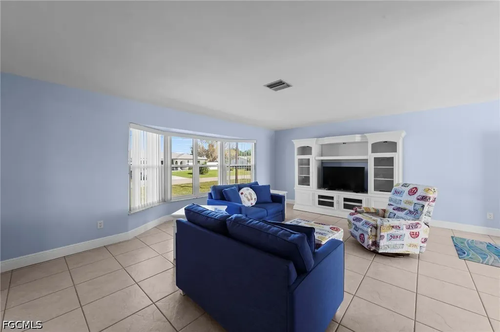 710 SE 43rd Street Cape Coral FL 33904