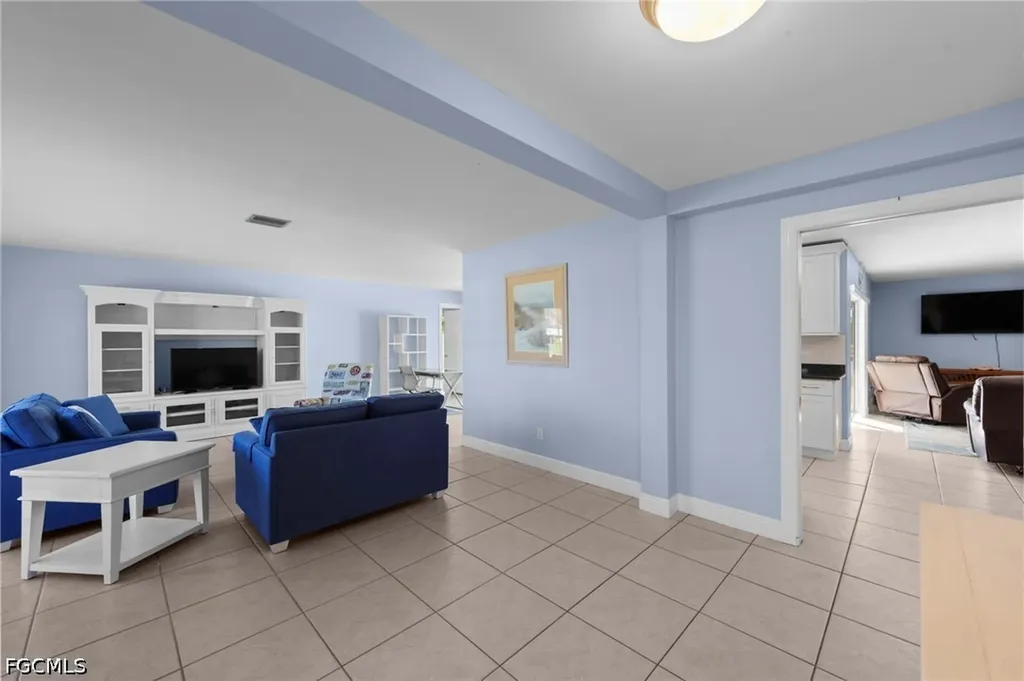 710 SE 43rd Street Cape Coral FL 33904
