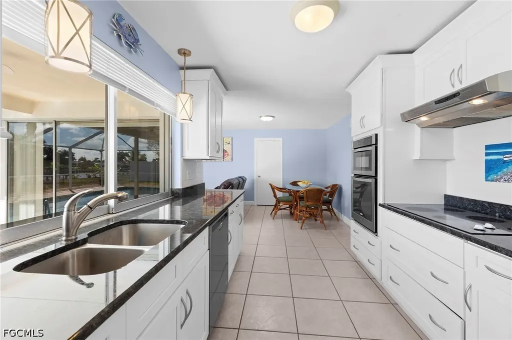 710 SE 43rd Street Cape Coral FL 33904