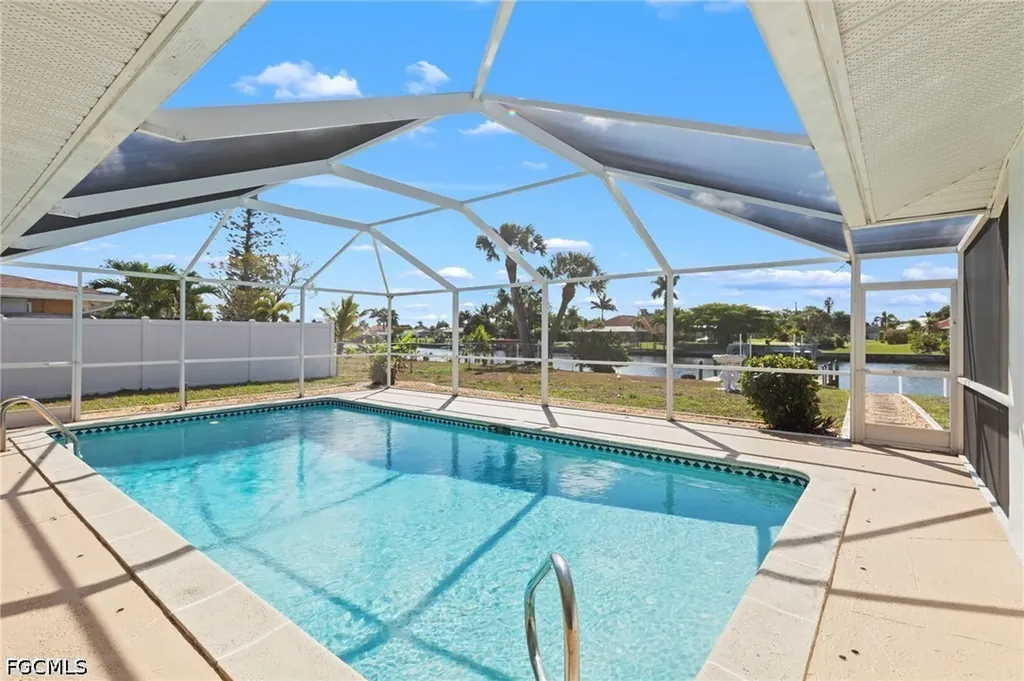 710 SE 43rd Street Cape Coral FL 33904